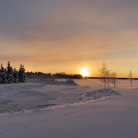 Hotelli Kultainen Joutsen Kuusamo Exterior foto