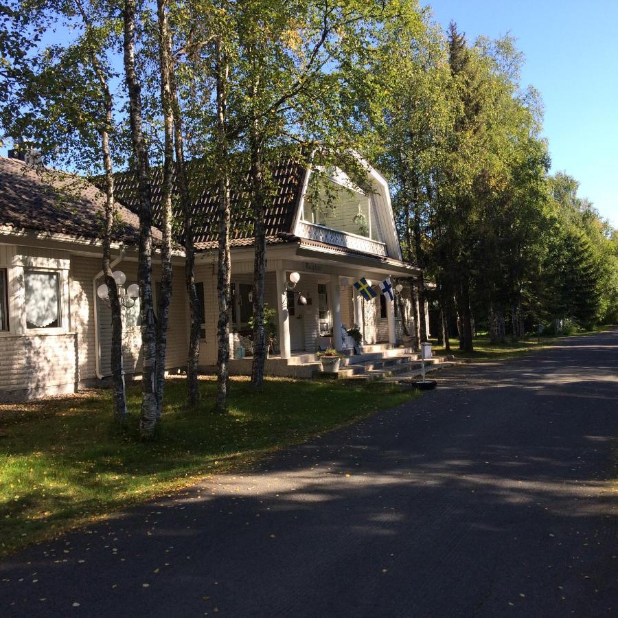 Hotelli Kultainen Joutsen Kuusamo Exterior foto