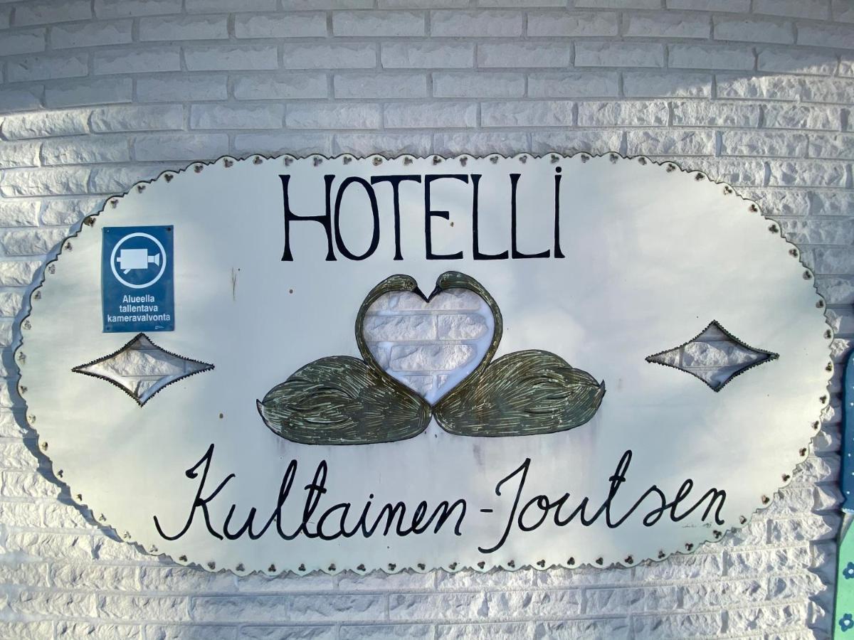 Hotelli Kultainen Joutsen Kuusamo Exterior foto