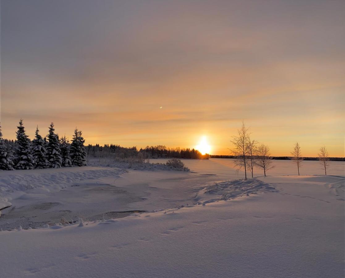 Hotelli Kultainen Joutsen Kuusamo Exterior foto